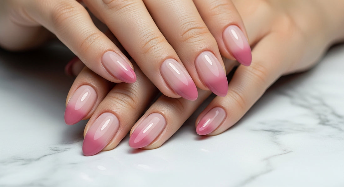 Tecnica ombre degradado en uñas: transicion de color nude a rosa profesional con esponja paso a paso