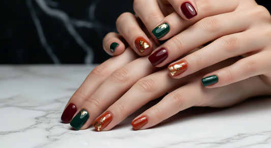 Tendencias nail art otono invierno 2026: colores burdeos verde y terracota en manicura profesional