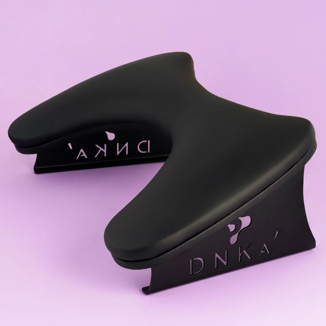 DNKA ANATOMICAL ARMREST FOR MANICURE, BLACK