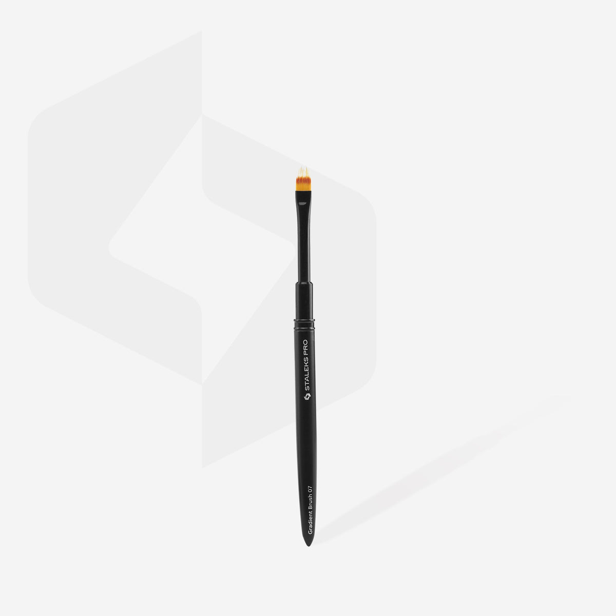 Pincel para degradado Staleks Expert 07 de 7 mm con mango negro de aluminio