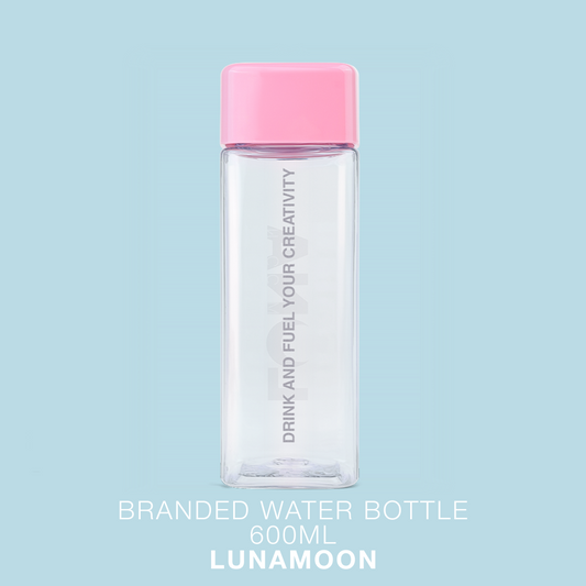 Botella de agua LUNAmoon de 600 ml, transparente con tapón rosa