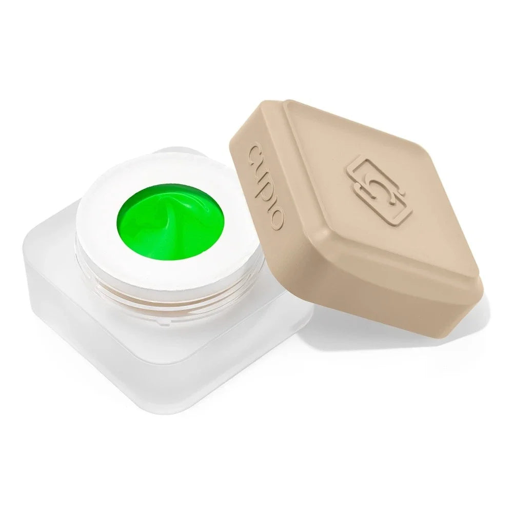 Tarro abierto del Builder Gel Cupio GELatto Matcha de 15 ml en verde intenso