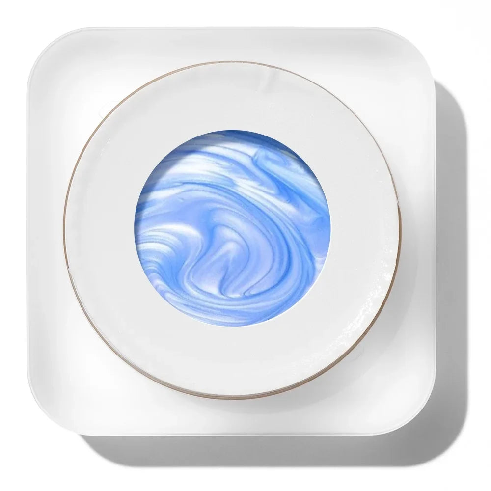 Detalle del color azul cielo perlado del Builder Gel Cupio Pearl Bloom Dreamy Sky
