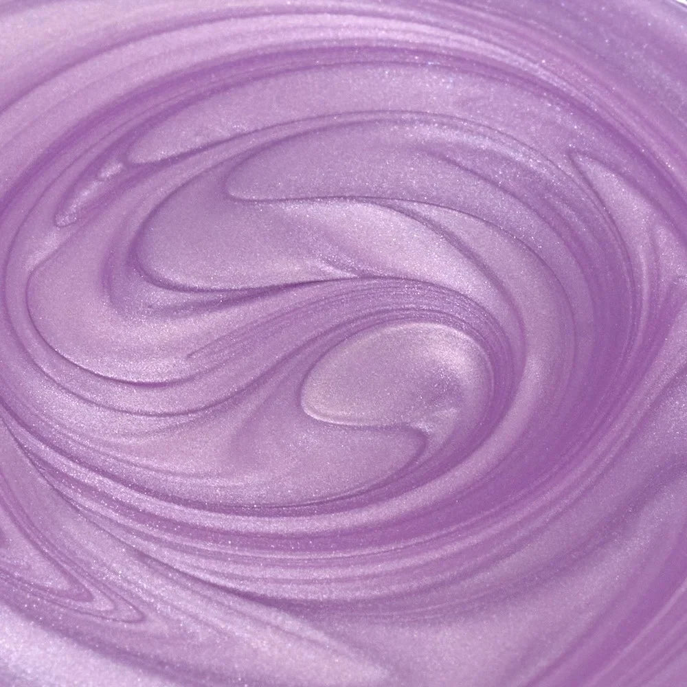 Textura del Builder Gel Cupio Pearl Bloom Lavender Breeze en lavanda perlado al trabajarlo
