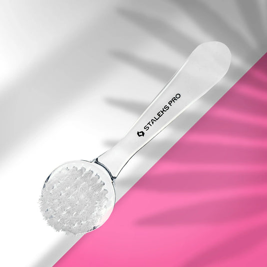 Staleks Cepillo de manicura EXPERT 01 para eliminar el polvo (con funda)