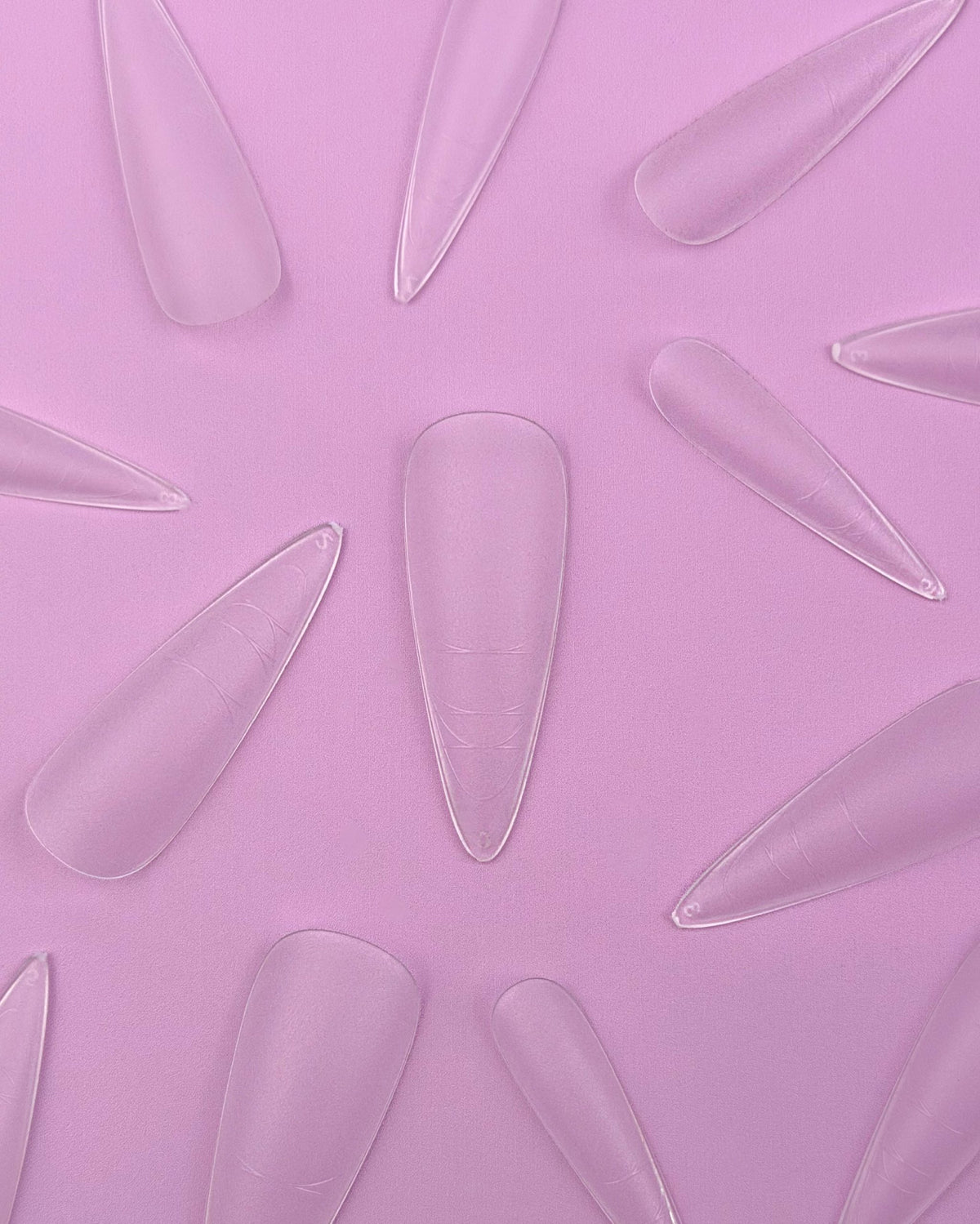 Gel Tips LUNAmoon Stiletto Medium - acabado profesional