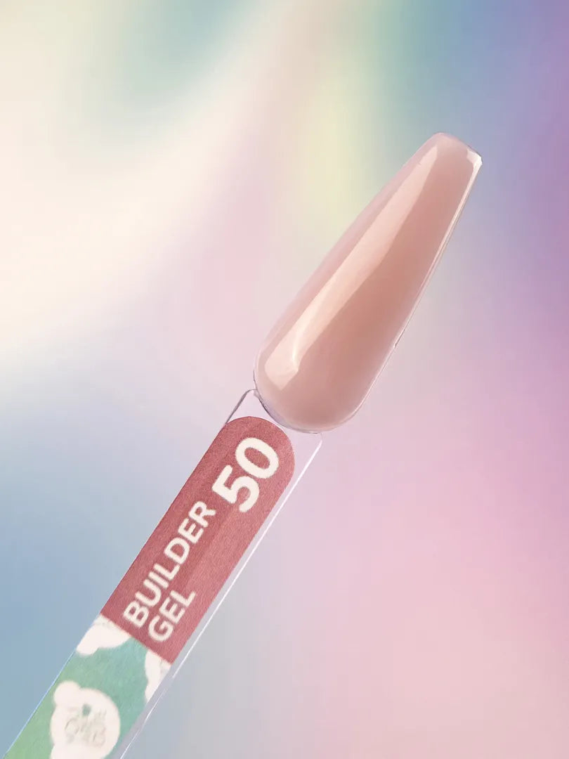 Uña de muestra con Builder Gel nr50 You Are Cute en tono nude rosado semitransparente