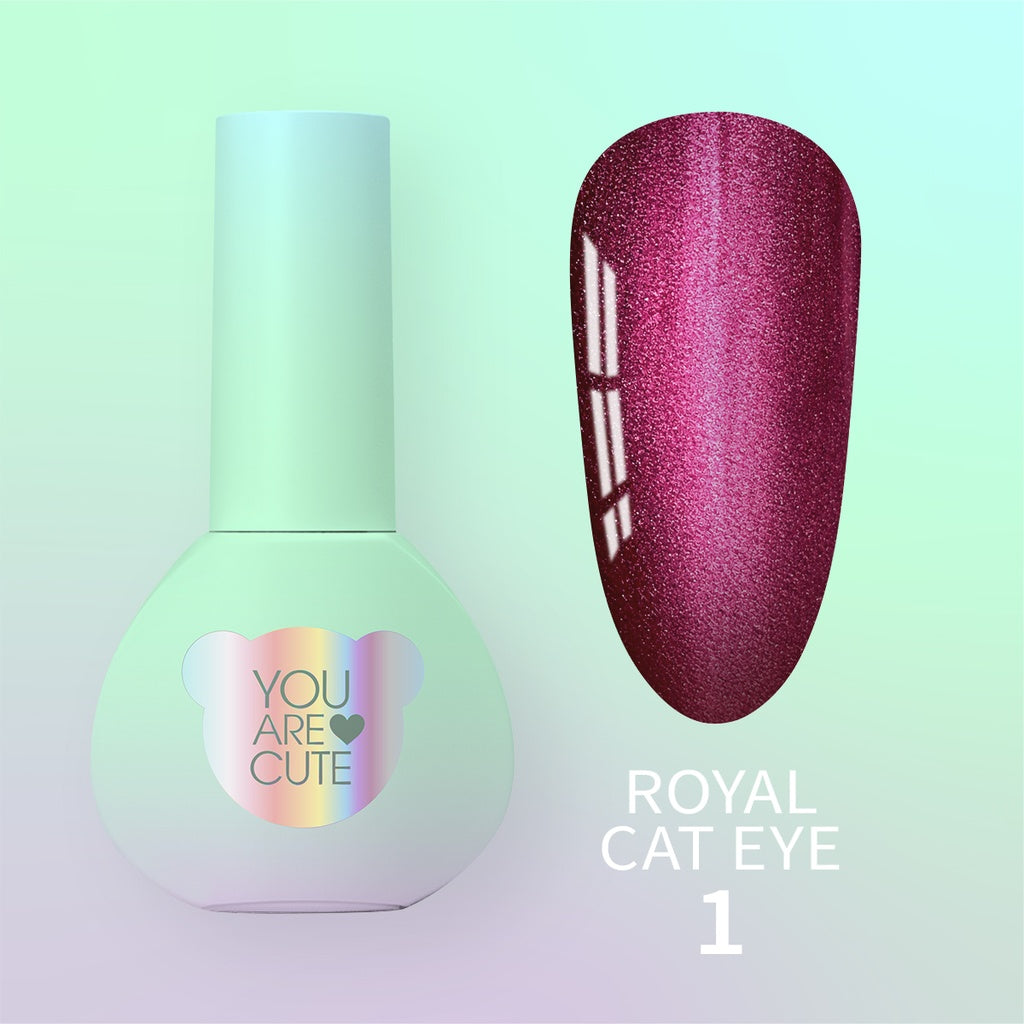 Frasco del esmalte semipermanente You Are Cute Royal Cat Eye nr1 junto a una uña de muestra en tono frambuesa burdeos