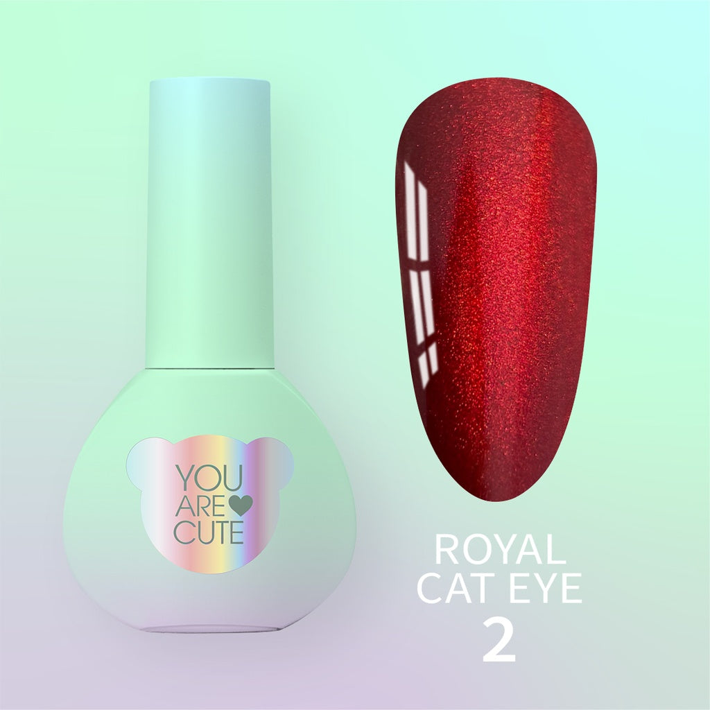 Frasco del esmalte semipermanente You Are Cute Royal Cat Eye nr2 junto a una uña de muestra en tono rojo intenso